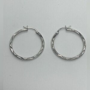 Vtg 925 Sterling Silver Etched Triangle Geometric Design Hoop Earrings | 1.2” D